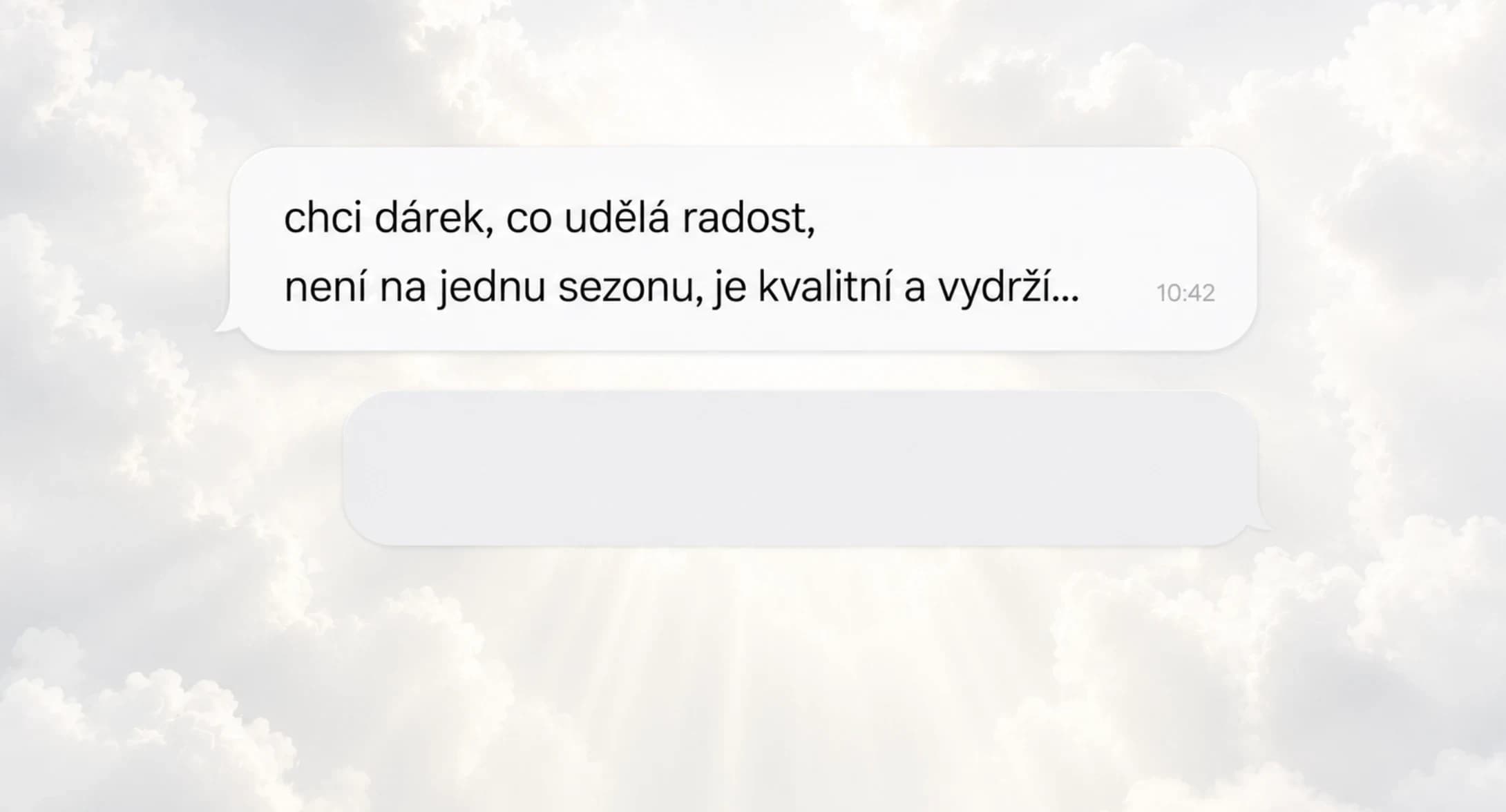 Dotaz zákazníka Ai asistentovi: chci dárek, co udělá radost
